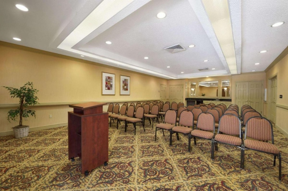 Hawthorn Suites by Wyndham Jacksonville Image 66