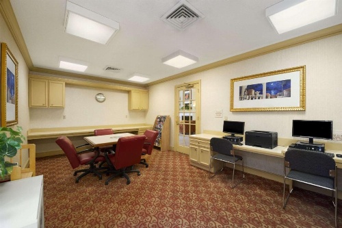 Hawthorn Suites by Wyndham Jacksonville image 72